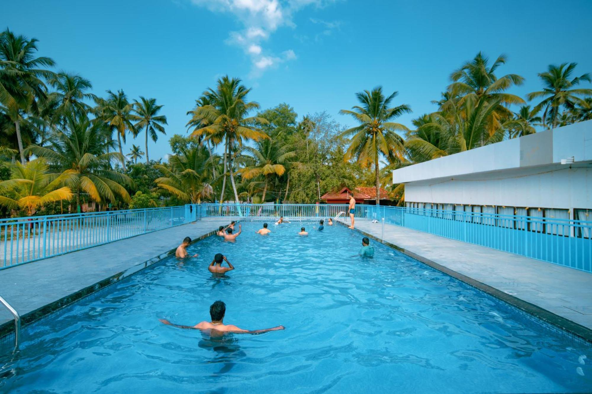 Munroe Island Lake Resort Mundrothuruth Экстерьер фото
