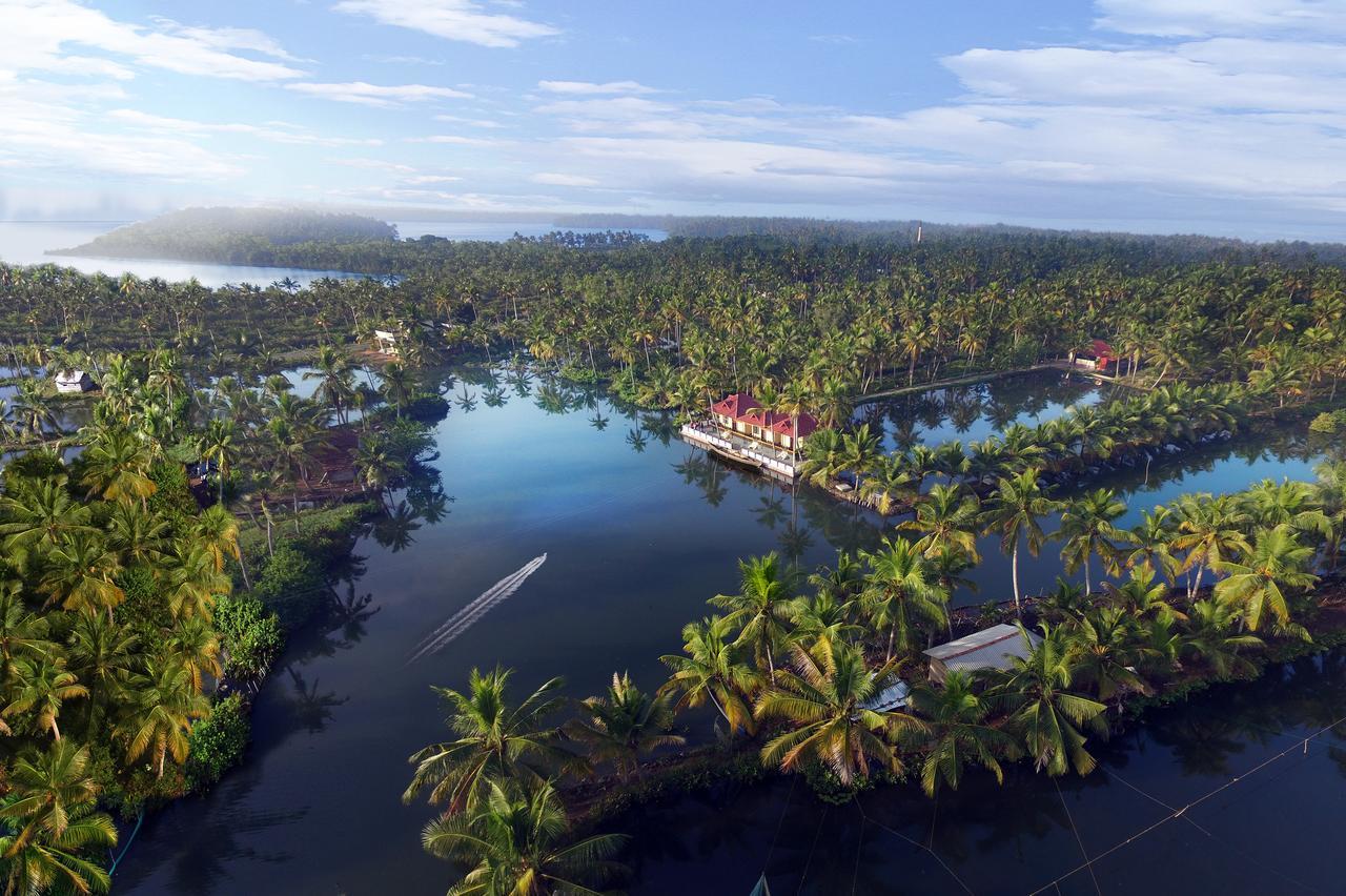 Munroe Island Lake Resort Mundrothuruth Экстерьер фото